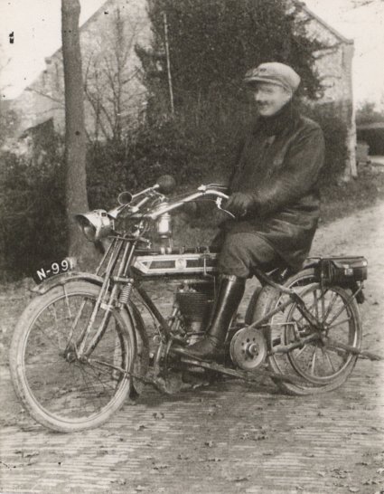 Premier-motorfiets. Erp, c. 1925