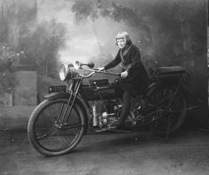 Henderson motorfiets, 1920 (collectie Streekarchief Langstraat Heusden Altena)