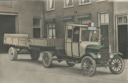 TT Ford vrachtwagen met oplegger, 1924.