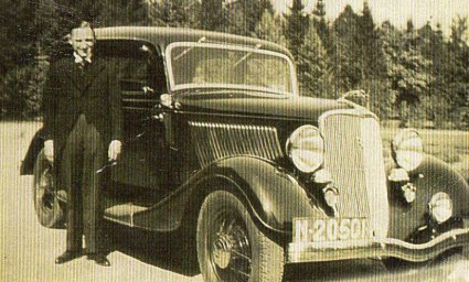 N-20501 Ford-V8 2 deurs Sedan uit 1934 (coll. H. v. Overbeek)
