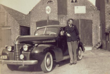 Oldsmobile, 1939 (coll. fam. de Kock)
