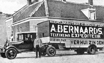 Ford AA vrachtwagen met oplegger, c. 1930.