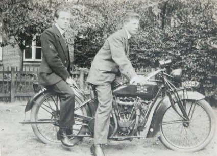 Excelsior motorfiets (coll. W. Schoenmakers)