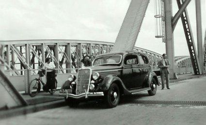Ford V8 model 48 uit 1935 (collectie G. Hamers)