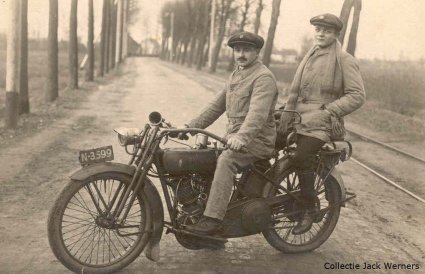 Harley Davidson, c. 1915 (coll. J. Werners)