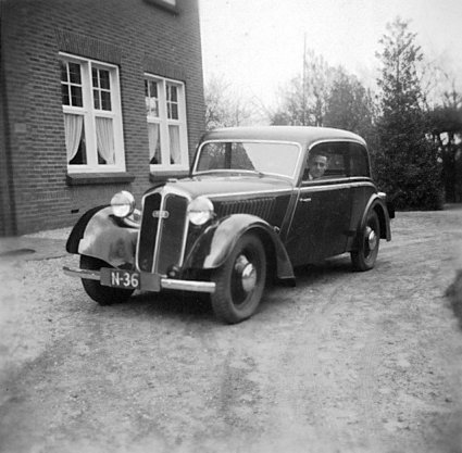 De auto van Frans Bogaers in 1936 (Collectie M. Wieberdink-Claassen)