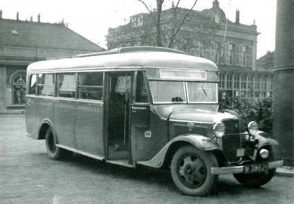 Ford, bouwjaar 1934 (collectie NCAD-Helmond; Verzameling S.O. de Raadt)