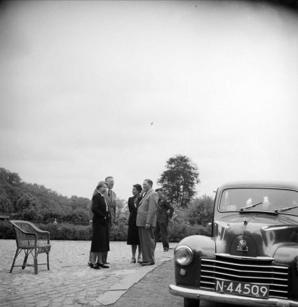 Vauxhall, 1953