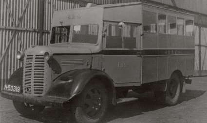 Autobus, 1945.