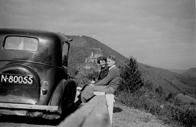 Op huwelijksreis in Luxemburg, 1951 (Collectie R. Jansen-Tacke)
