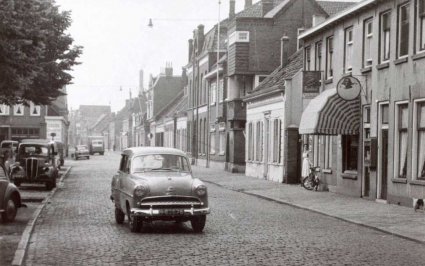 Opel, c. 1955 (collectie Regionaal Archief Tilburg)