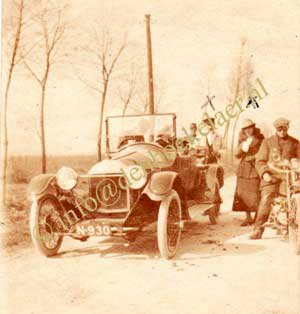 Scripps-Booth, 1916, met J. van Boekel en G. Delaunoy (collectie B. van Boekel)