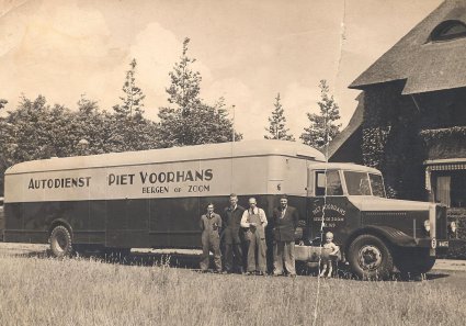 Crossley truck met oplegger, 1950.