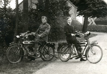 Premier-motorfiets. Erp, c. 1920.