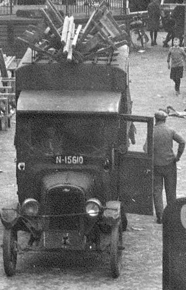 [aanvulling: Chevrolet truck ; zie reactie hieronder. Redactie]Bron: collectie Streekarchief Langstraat Heusden Altena