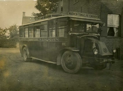  Latil bus van Hannes van Lieshout uit Nuenen (collectie: F. van Rijswijk-Kuijpers)
