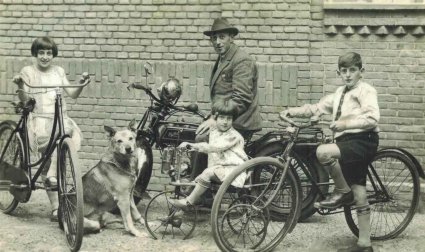 Gillet, c. 1928 (coll. Werkgroep Struikelstenen Uden)