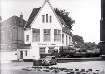 Fiat 500A Topolino (Foto: Schmidlin. Collectie Regionaal Archief Tilburg)