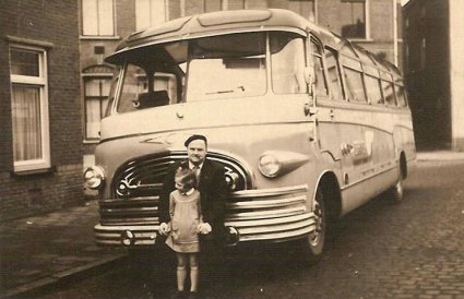 DAF-bus 1954 met Van Oers-carrosserie