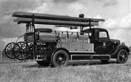 Ford V8 (brandweervoertuigenonline)
