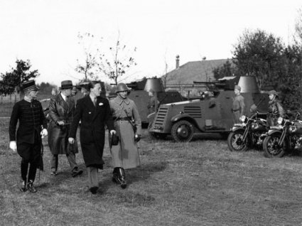 Harley-Davidson en Landsverk M-36, 1936 (bron: © NIMH)