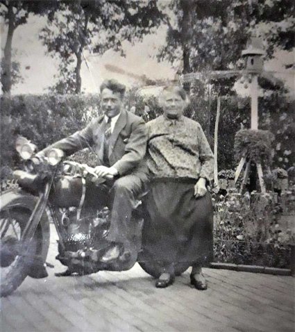 N-4566 Harley-Davidson (collectie Gerard Rooijakkers)