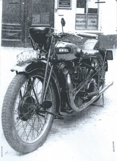 De Ariël, die in 1937 bij een ongeluk betrokken was (collectie B. Maassen)