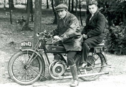 Gillet motorfiets (Collectie St. Het Uden-archief van Bressers)