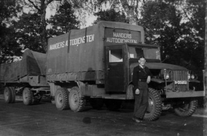 Wagen van transportbedrijf Manders (collectie: M. van Kemenade)