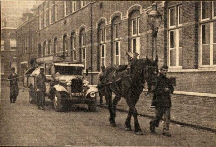 Ford (foto: Fotopersbureau Het Zuiden. Bron: Utrechts Nieuwsblad, 19 okt. 1940)