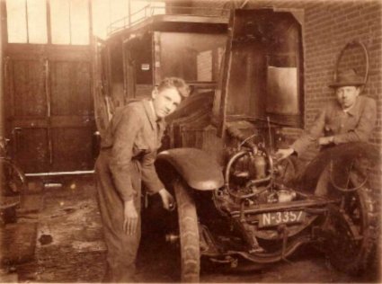 Renault (Bron: Fotoarchief Heemkundekring De Vrijheijt van Rosendale)