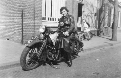 Harley-Davidson (coll. A. van Hoorn)