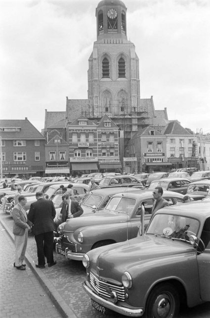 Standard Vanguard (foto: D. Scholte; coll. Stadsarchief Oss)