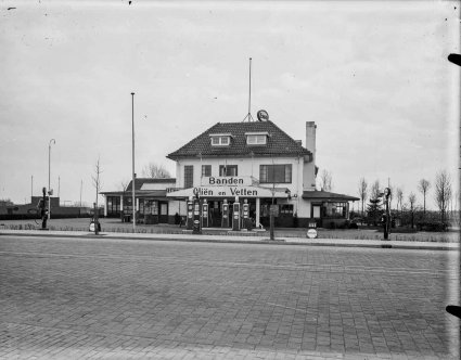 Sfinx Service Station, c. 1950-1955 (foto: Firma Schreurs (v/h firma Stutz). Bron: Stadsarchief Breda)