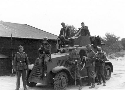 III-603 in Duitse handen (bron: Landsverk M38 Pantserwagen)