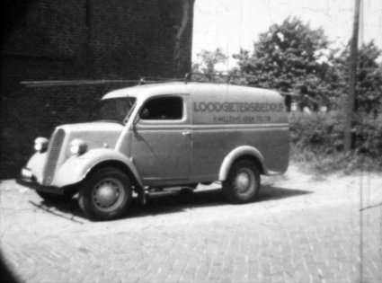 Fordson (Bron: Dorpsfilm Uden 1951-1952; Muziekvereniging De Eendracht; CC BY. Bron: Brabant in Beelden)