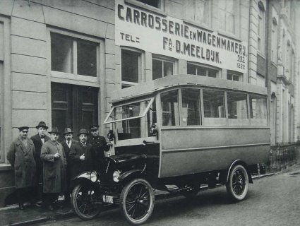 Ford autobus (collectie Regionaal Archief Dordrecht)