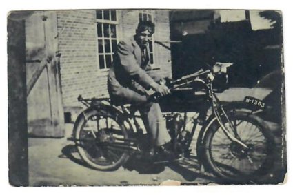 Foto 1: motor met kenteken N-1363 (bron: J. van de Ven)