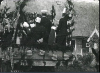 Bron: film Genderen Koninginnedag 1938 - 40 jaar Wilhelmina; Streekarchief Langstraat Heusden Altena