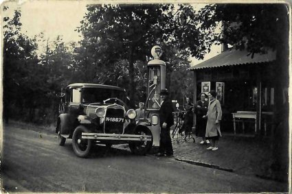 Ford (bron: collectie Leo Voeten)