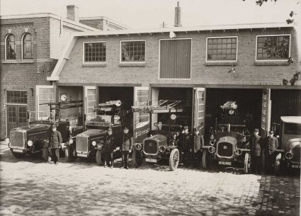 Tilburgse brandweerwagens, 1931 (foto: Fotopersbureau Het Zuiden. Bron: Regionaal Archief Tilburg, fotonummer 103624)