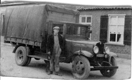 Chevrolet (bron: archief van de familie Schellekens, via Gemonds Jaarboek 2018, blz. 76) 