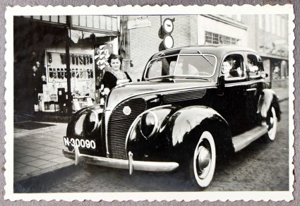 Ford De Luxe 1938 (Bron: collectie familie Van Luytelaar)