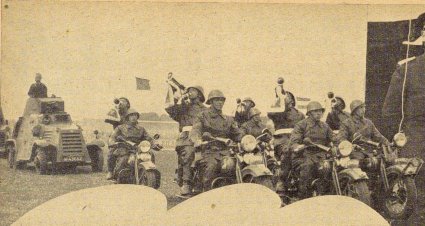 Landsverk en Harley-Davidson op de Landdag van de BVL in Pernis, juni 1938 Bron: Het Landstormblad 14(1938) nr. 7, blz. 4; © www.vrijwilligelandstorm.nl)