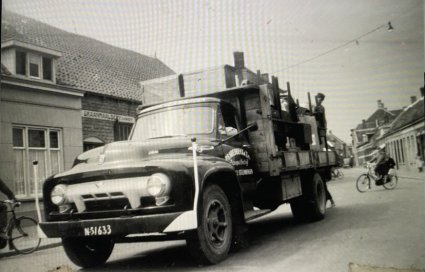 Ford Big Job (bron: collectie Ad IJzermans)