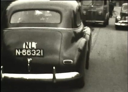 Chevrolet (Beeld: Dorpsfilm Overloon 1953, op 32:22. Bron: Collectie De Oude Schoenendoos)