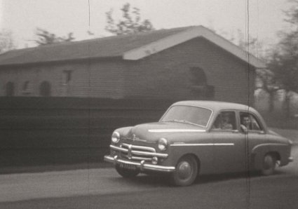 Vauxhall Velox (Bron: film Arie de Lint sr. Bron: BHIC via BrabantinBeelden, film DELINT-07 op 1:24)