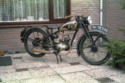 Foto 1: DKW RT 100 DeLuxe 1938 met kenteken N-78500 (foto: particuliere collectie)