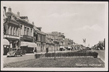 Fiat (prentbriefkaart: JosPe. Bron: Drents Archief)