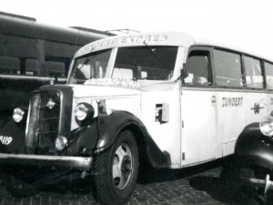 Ford autobus (collectie NCAD)